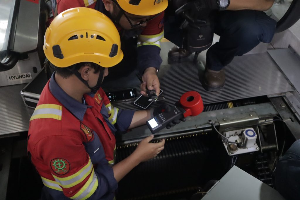 Pemeriksaan/Uji Riksa Eskalator pada RSUD Welas Asih Bulan K3