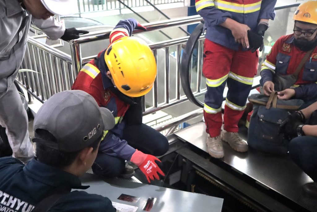 RIKSA UJI ELEVATOR DAN ESKALATOR